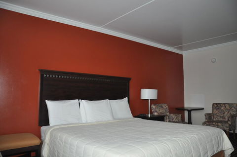 Budget Inn Orange - Click Find 10