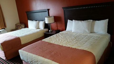 Budget Inn Orange - Click Find 7