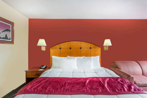Ramada By Wyndham Roanoke - Click Find 23