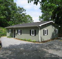 Claytor Lake Hideaway Cabin