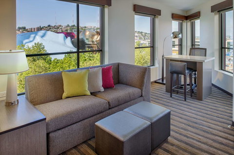 Hyatt House Seattle Downtown - Bet 4u 23