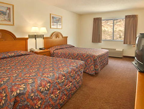 Super 8 By Wyndham Huntington WV - Bet 4u 5