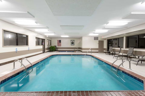 Ramada Limited - Huntington - Bet 4u 8