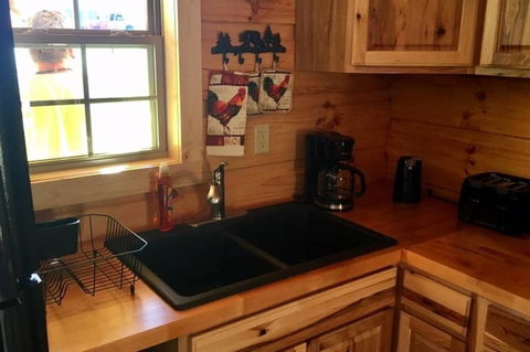 The Hampton - An Amish Built Deluxe Log Cabin - Bet 4u 0