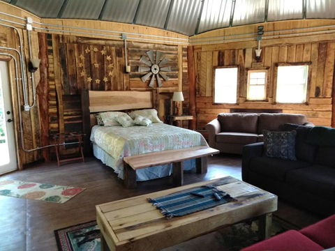 The Mountaineer - Rustic Mountain Yurt - Bet 4u 15