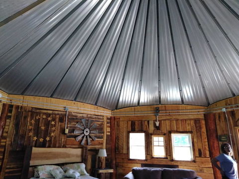 The Mountaineer - Rustic Mountain Yurt - Bet 4u 5