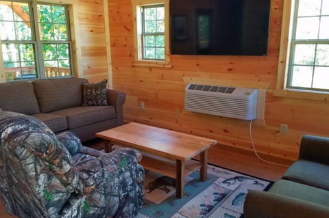 The Frontier - An Amish Built Deluxe Cabin - Bet 4u 2