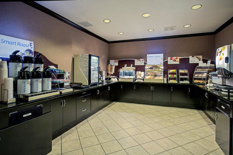 Holiday Inn Express & Suites - Green Bay East - Bet 4u 26