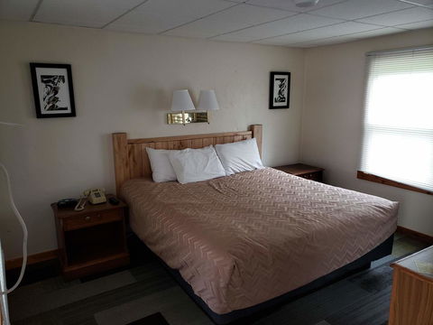 Germania Country Inn - Click Find 5