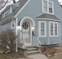 2 Bedroom Cape Cod House Near Lake Michigan