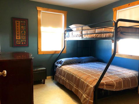 Buckskin Lake Resort - Kodiak Cabin - Bridge Guide 9