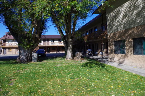 Riviera Lodge - Bet 4u 4