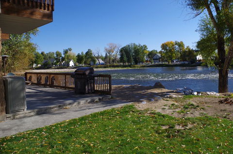 Riviera Lodge - Bet 4u 12