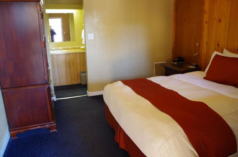 Riviera Lodge - Bet 4u 3