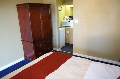 Riviera Lodge - Bet 4u 5