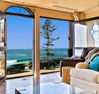 101 - La Jolla Village Oceanfront Three-Bedroom Holiday Home