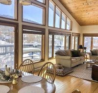 1013 - Stunning Single Family Mountain Retreat and Dog friendly