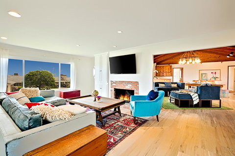 1402 - Point Loma Perch Four-Bedroom Holiday Home - Bet 4u 3