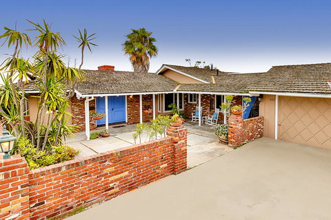 1402 - Point Loma Perch Four-Bedroom Holiday Home - Bet 4u 2