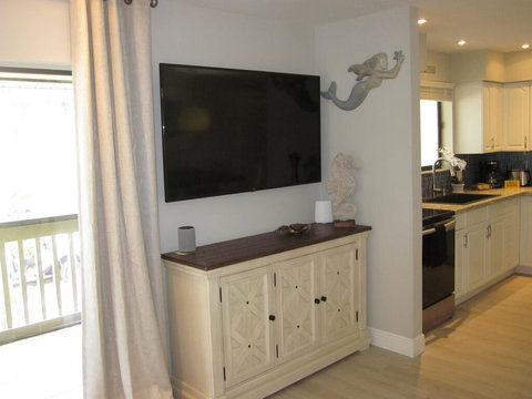 3 Anchorage Retreats - Bet 4u 2