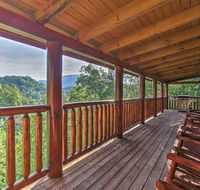'Boogie Bear' Sevierville Cabin with Deck  Jacuzzi