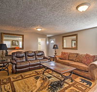 'Country Charm - ' Luxury Sevierville Home with Hot Tub