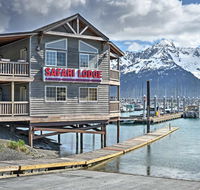 'Crow's Nest' Waterfront Seward Apt. w/Bay Views