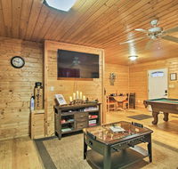 'Hidden Hideaway' - Cabin with Hot Tub  Pool Table