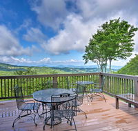 'House of Views' in Beech Mountain with Hot Tub Deck