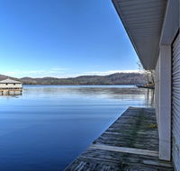 'Paradise Cove' Lakeside Cabin with Boathouse  Dock
