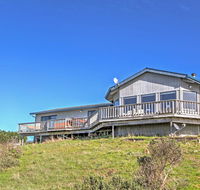 'Sea B's' Irish Beach Getaway with Deck and Ocean View