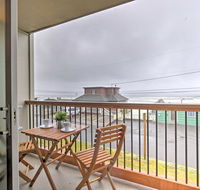 'Seas The Day' Lincoln City Condo Steps from Beach