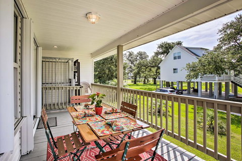 'The Palm' Bay St. Louis Home - Walk To Beach! - Bet 4u 1