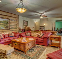 'The Retreat' Lewisburg Apartment on 130 Acres