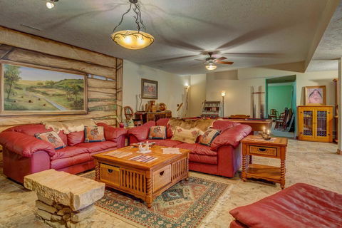 'The Retreat' Lewisburg Apartment On 130 Acres! - Click Find 0