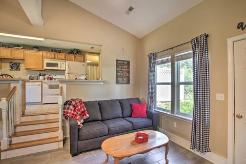 'Turtle Rock' Ironton Cabin With Private Patio! - Bet 4u 3