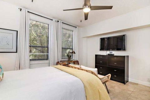 *Stylish Palm Beach Studio - Bridge Guide 2