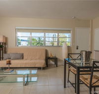 1 bedroom 6 people - walk from the Beach Shopping Mall and Restaurants