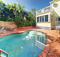 10 NE 7th Street Home