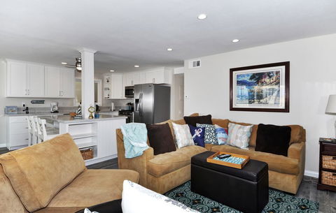 1005 E Balboa Unit A Lower #1 4 Bedroom Condo - Bet 4u 2