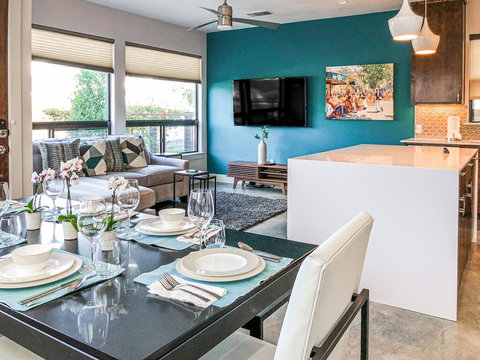 12th Street Place - Click Find 0