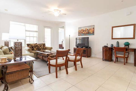 3 BR 3 BA Apartment 5min To Universal 1823sqft - Bet 4u 2