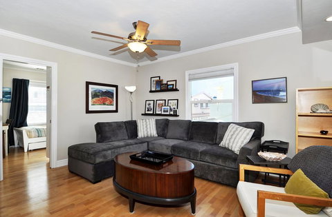 313 E Bay B 2 Bedroom Condo - Bet 4u 1