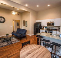 3BR/2BA Remodeled Apartment Near Downtown