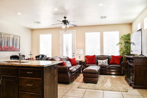 4283 Coral Ridge AIR HOCKEY, PS4, WII, ELECTRONIC DART BOARD, GAMES, AND MORE! - Click Find 0