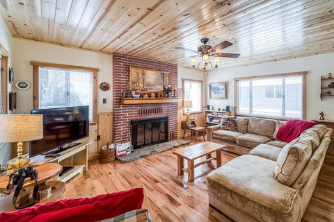 5 Bed 3 Bath Vacation Home In Shaver Lake - Bet 4u 2