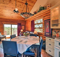 5-Star Log Cabin Quaint and Cozy near Grand Canyon