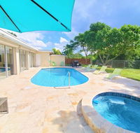 Amazing Vacation Home 5 Bedrooms with Pool and Spa