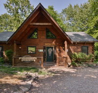 Amazing Wood Log Cabin Pvt Hot Tub in Woods WIFI Fireplace Camp Budd Near Big Cedar