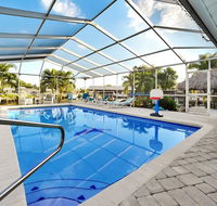 Apollo Beach Home w/ Pool Room To Entertain Pet Friendly home